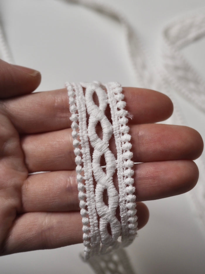 White Cotton Twist Lace Trim 20mm